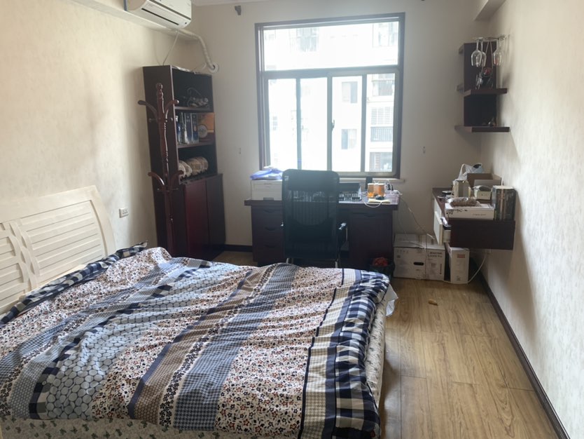 城南金诚花园，大三房，送车位，入户花园，好楼层