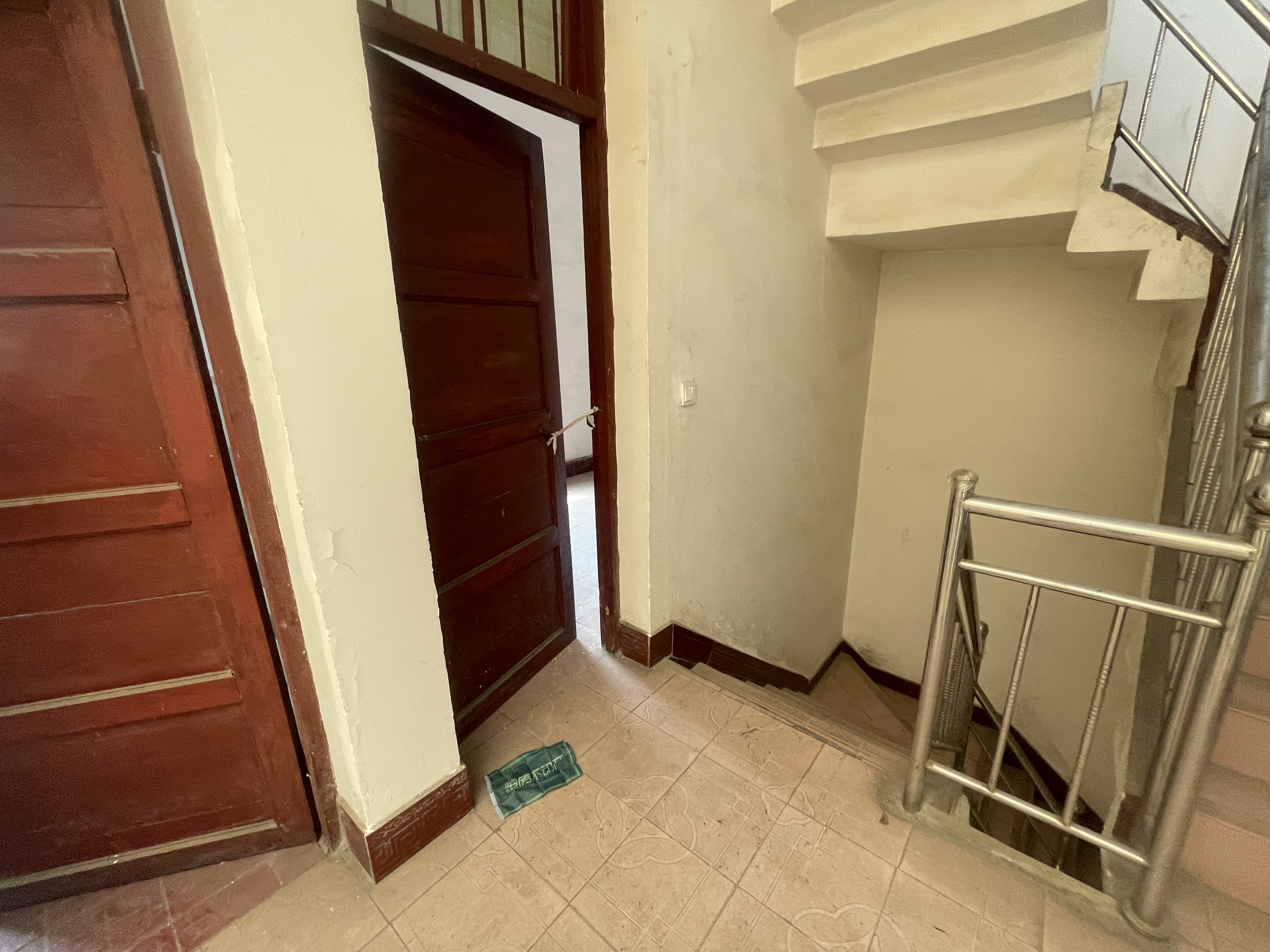 中百对面.大洪社区私房.不动产证在手.好养老好陪读好停车