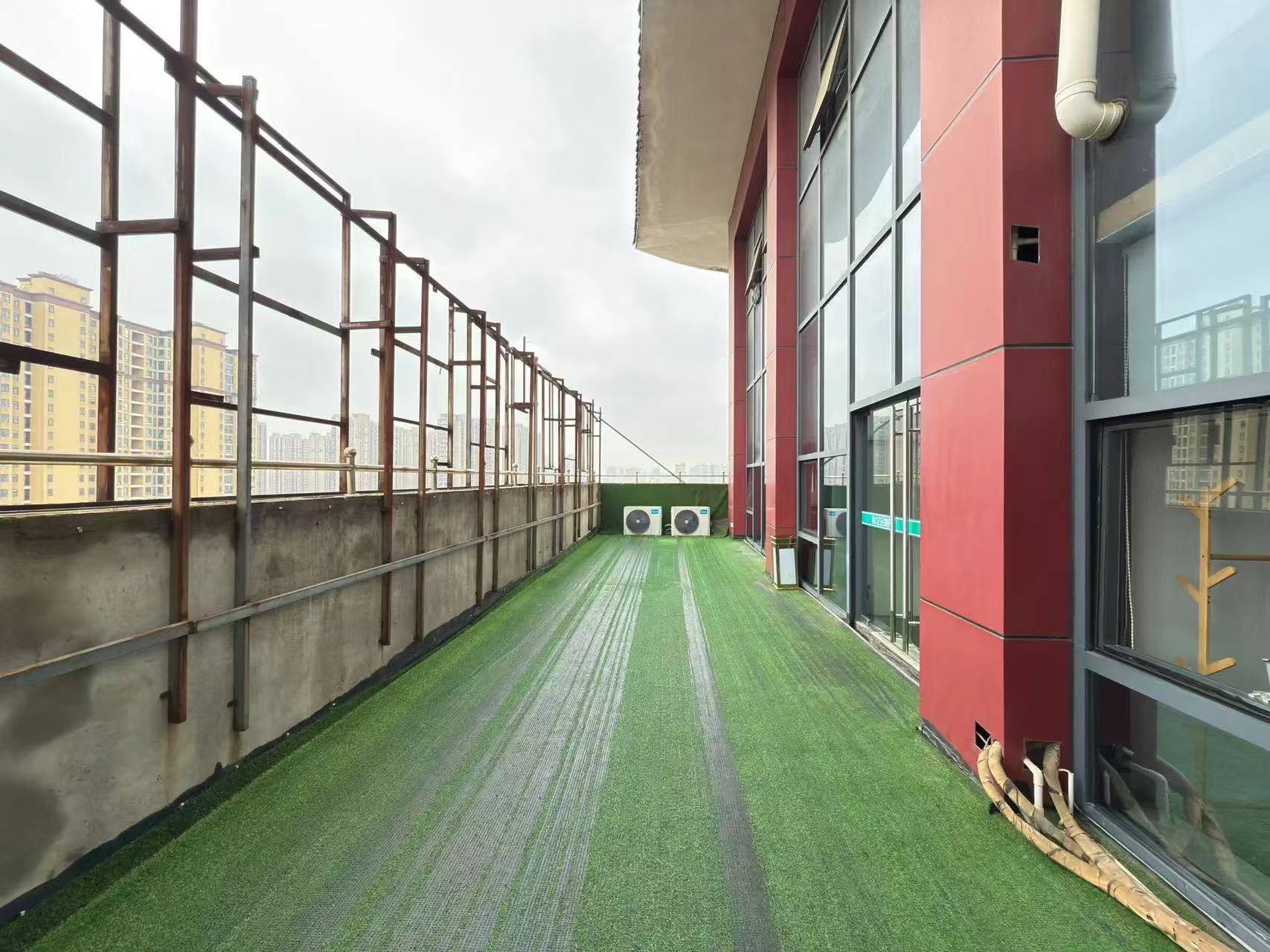 沔街国际大酒店，写字楼，16楼，适合办公，采光好，押一付年，租9送3