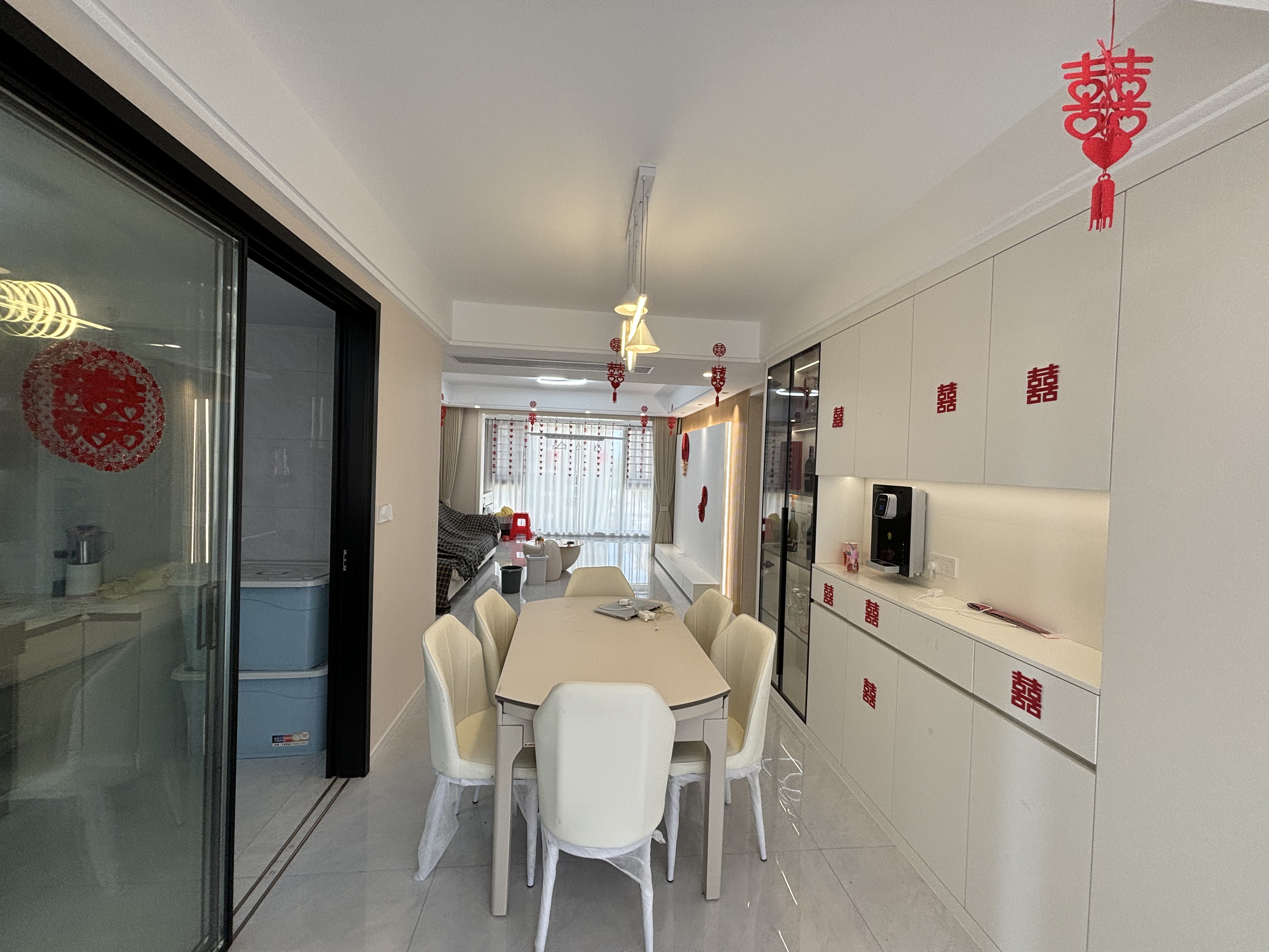 满庭春.精装三房两卫.看房方便.房子直接了个婚层色新的狠