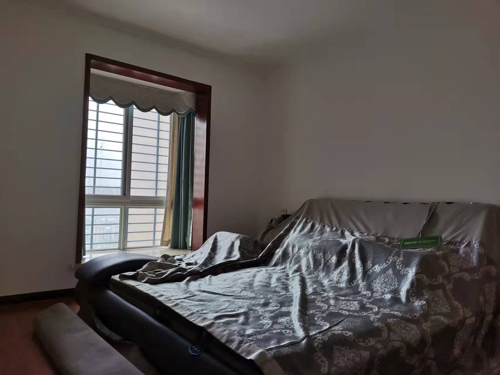 仙桃一中对面翰林公馆精装大五房家电家私全送中高层视野采光好满二