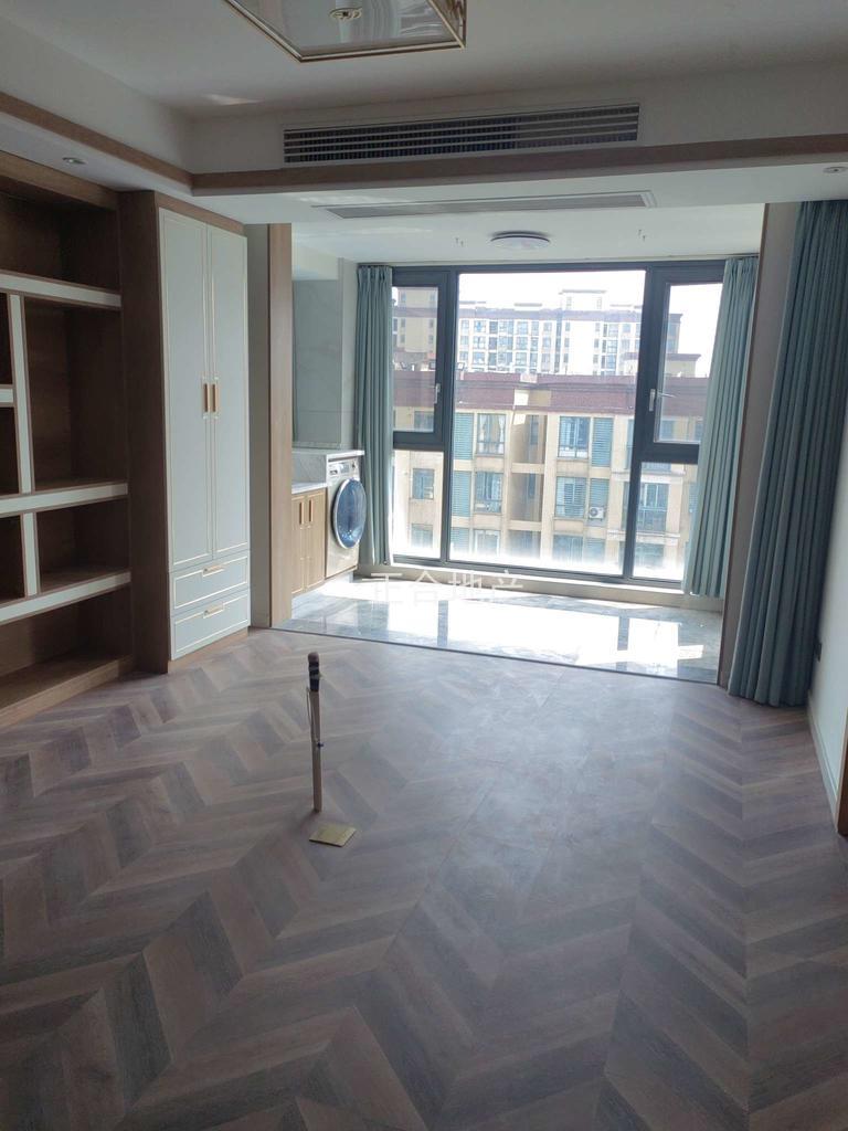 房东诚心出售，城南，新城一号，精装两房，小高层，证满二，检漏