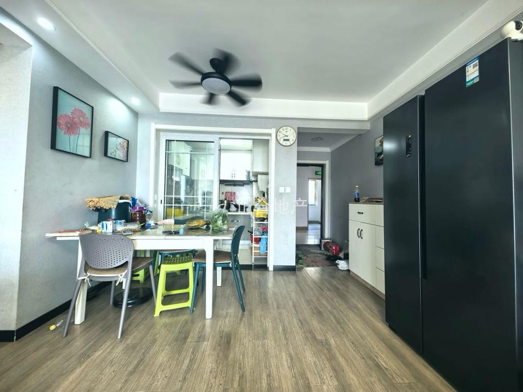 吾悦旁，电梯小高层，荣怀，精装三房二卫，证件满二。采光好，好楼层