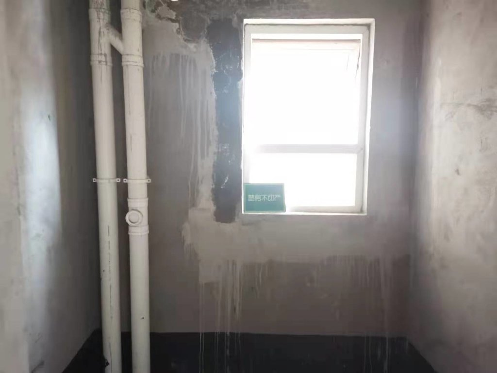 满庭春毛坯小三房看房方便