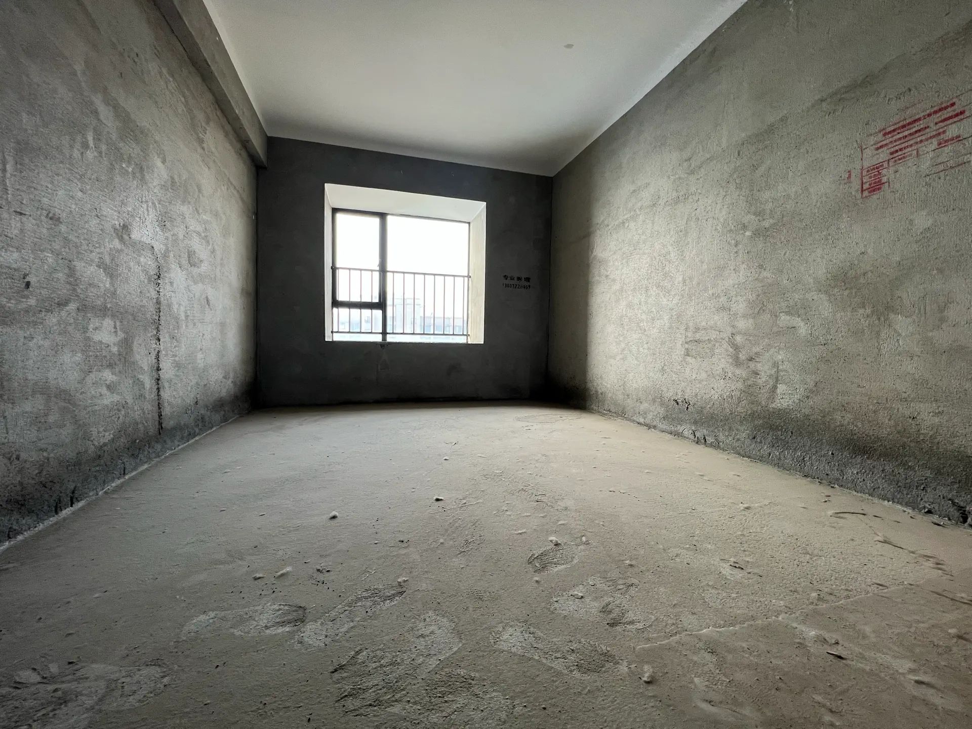 捡漏，房东急售，森林国际翡冷翠，电梯好楼层，采光好，证满二