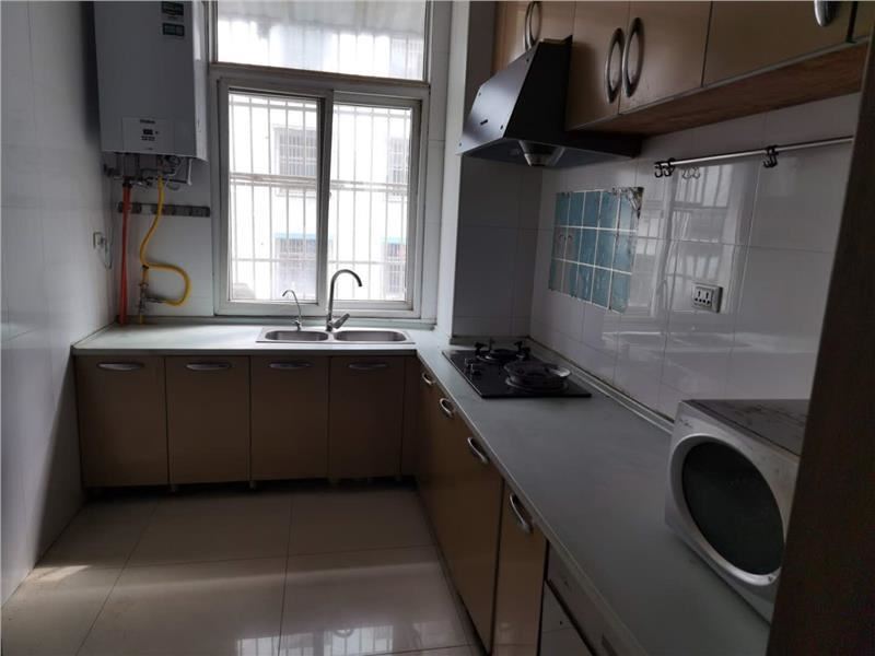 楼层好临街地段三室二厅二卫单价低过户方便可按揭