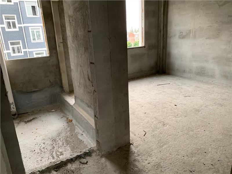 城南碧桂园旁，户型方正，视野开阔，采光非常好，只限全款！