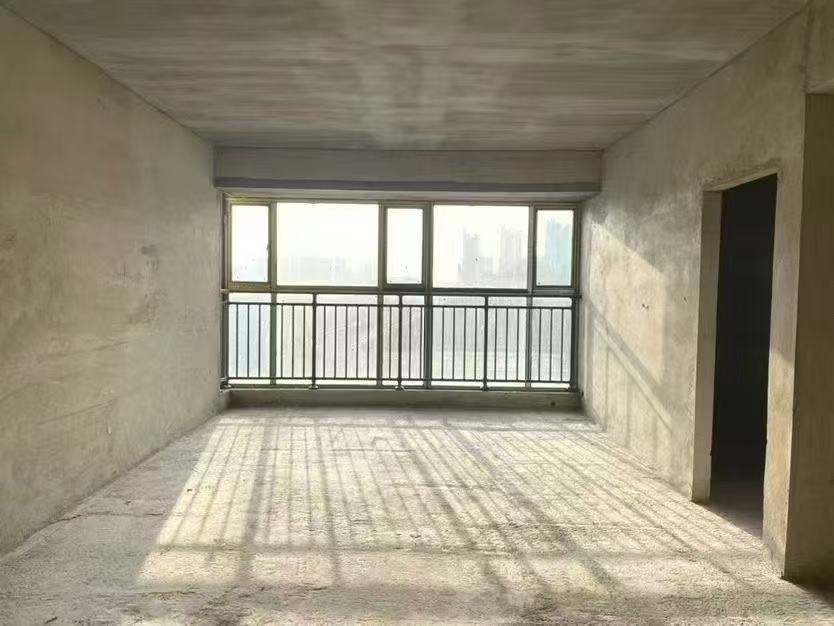 392，大‬捡漏，​元泰C区，单价3803，一口价50万，沔‬阳‮学小‬和新‬三中，南北通透，大三房