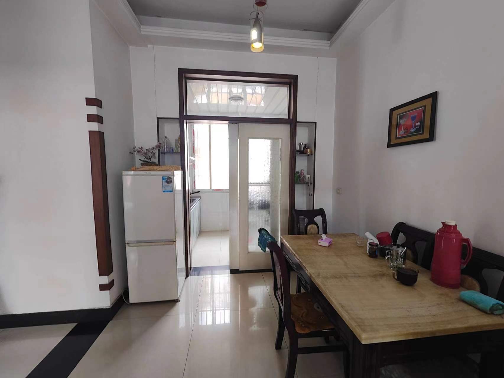 捡漏捡漏丹嫁2580德美花园西桥旁，有院子停车有安保设施户型方正双阳台三面采光