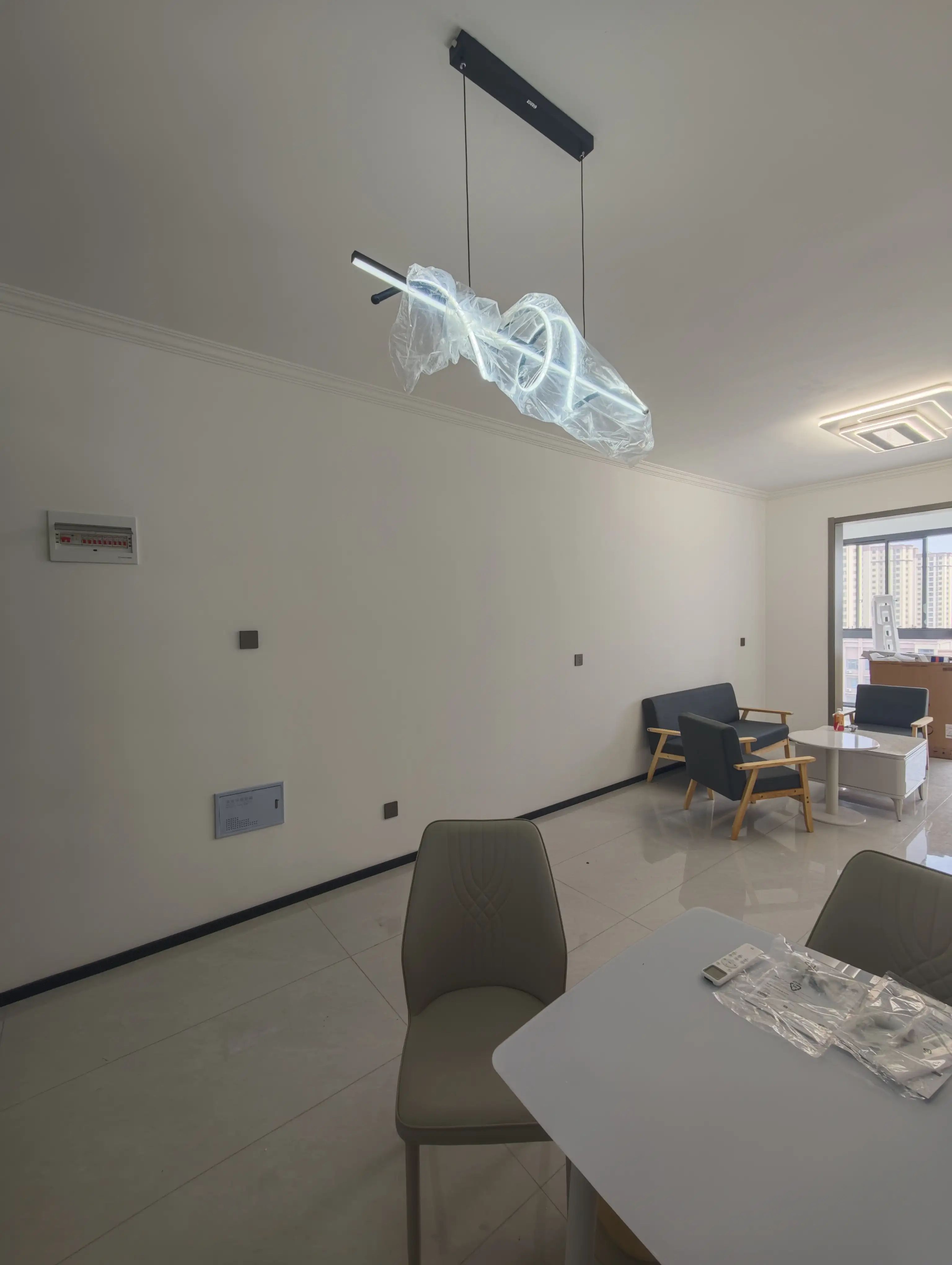 降价了，捡漏，风和日丽，精装三房两卫，单价5千精装，好楼层，阳台外就是三中