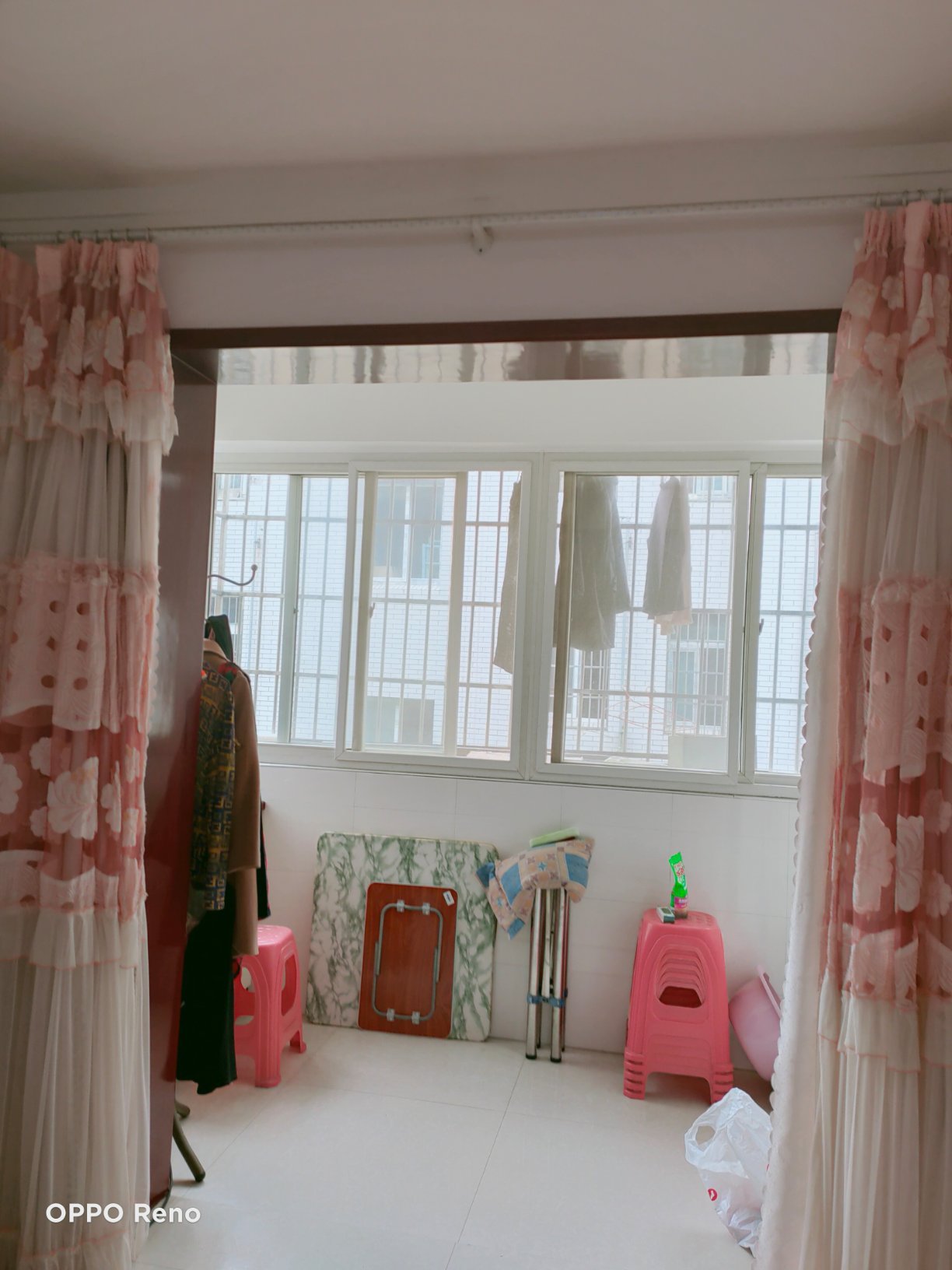 房屋装修新呈舒适，南北朝向，价低。拎包即住