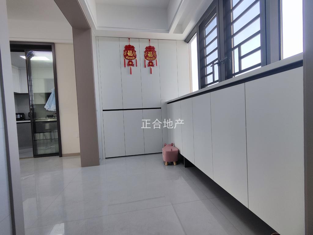 捡漏，亏本出售，南国明珠，精装大四房，单价6000，全新装修，满二​