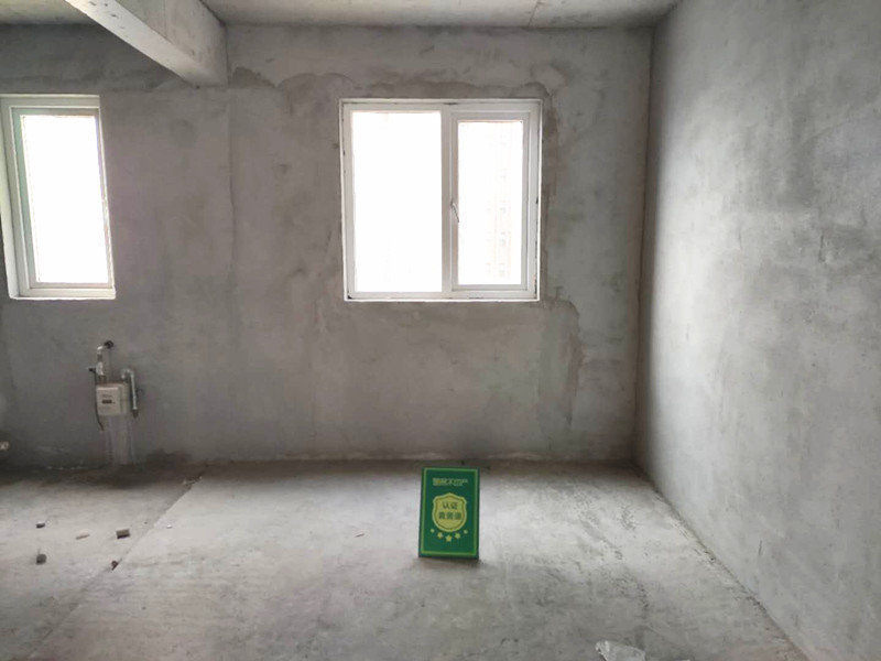 满庭春毛坯三房楼层好户型好诚意出售