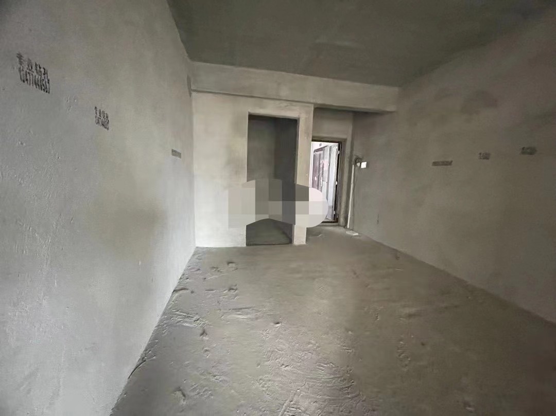 60，房东降价出售，沔阳公馆，中间楼层​，​单价5500，​证件满二