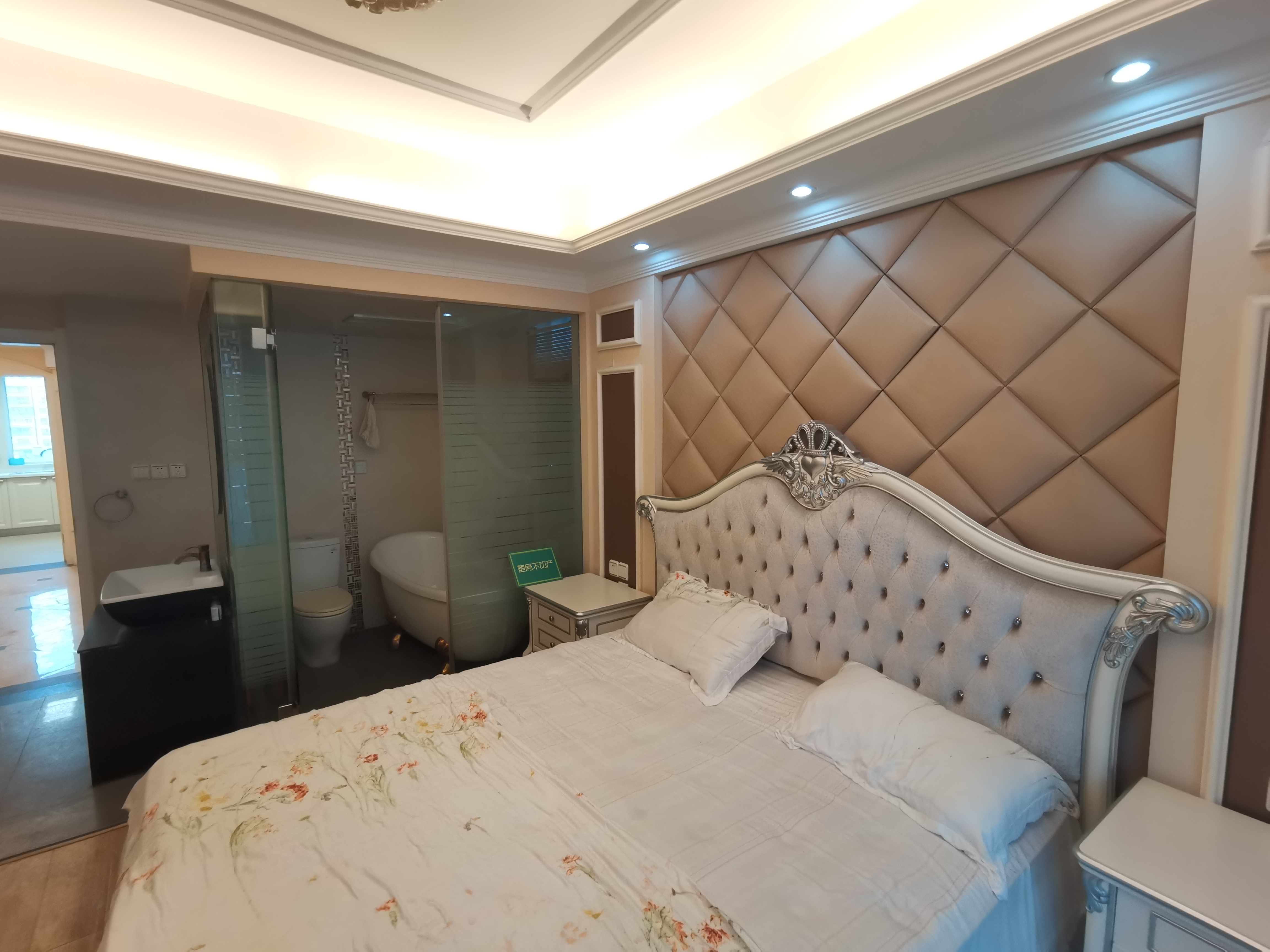 浅水湾欧式精装大三房一梯一户看房方便