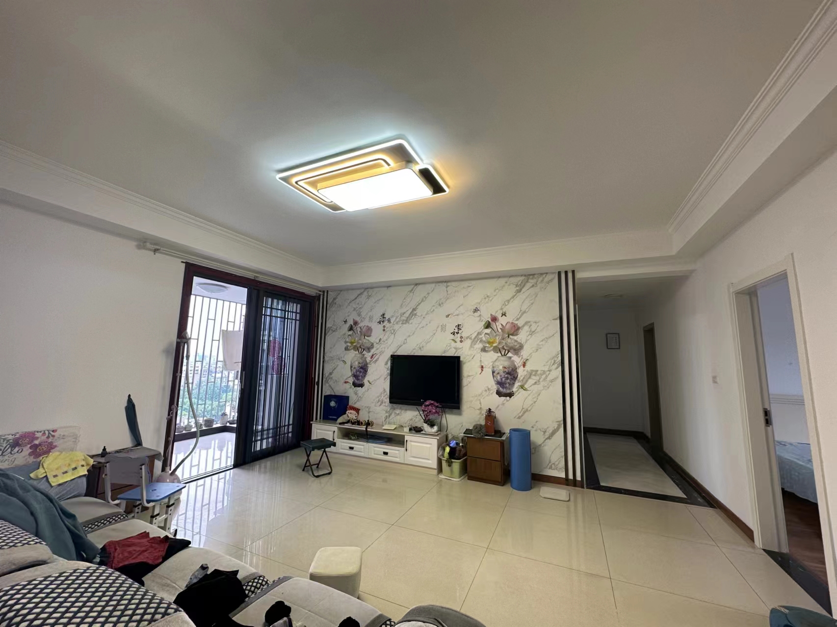 宏运名居.商城附近精装三房复式.证件满二