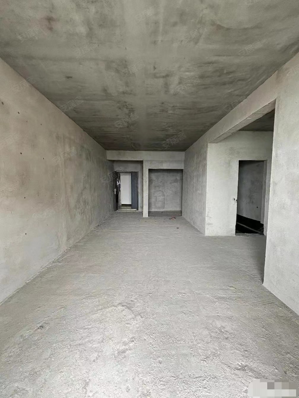 房东亏本出，南城郡，捡漏房，单价4500，好楼层，小区环境好