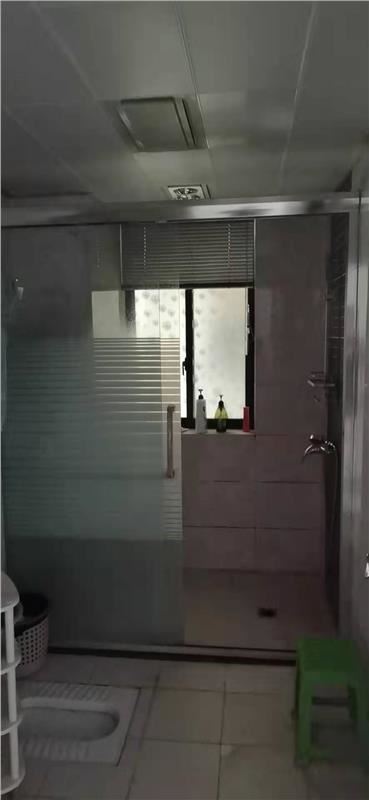 房东急售车站旁时代广场131平大三室采光佳楼层好证满两年