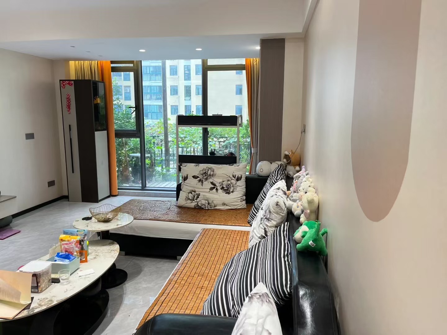 捡漏，新城壹号四期，带超大露台，边户，9成新装修，