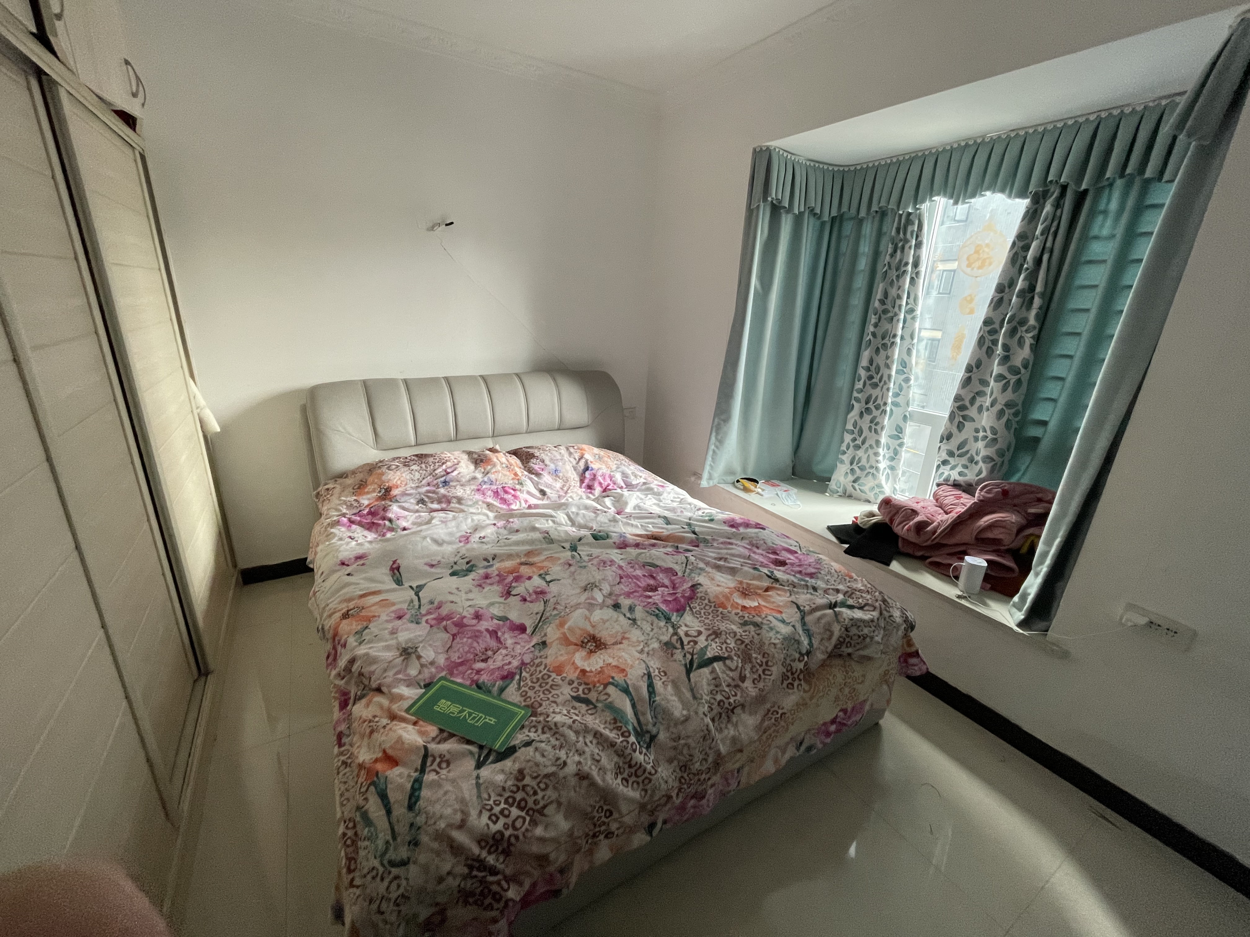 翰墨苑一中对面精装两房证在手满二楼层很好很不错的