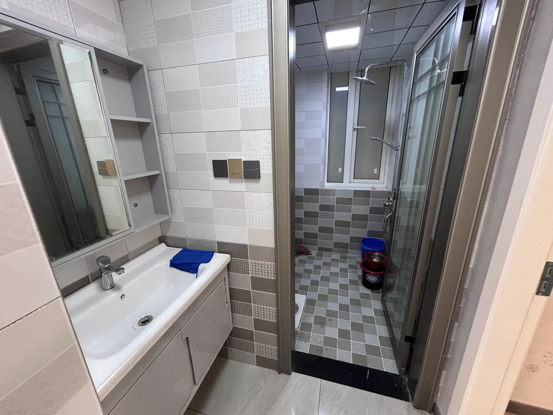 城南，森林国际城，湖景精装三房，中间楼层，一口价47.5万，证满二