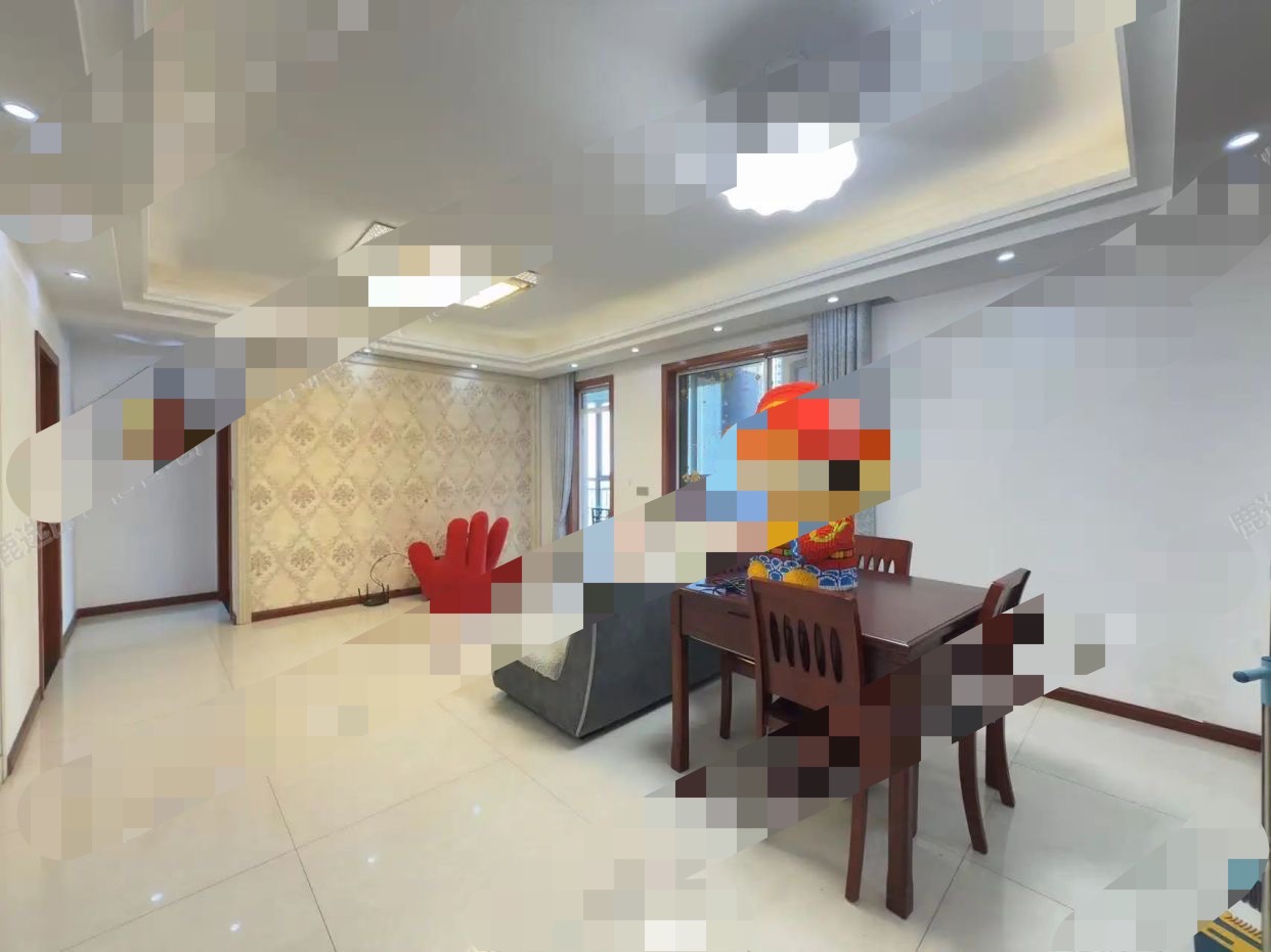 房东诚心出手，森林国际城，电梯9楼，精装3房2卫，单价5000左右