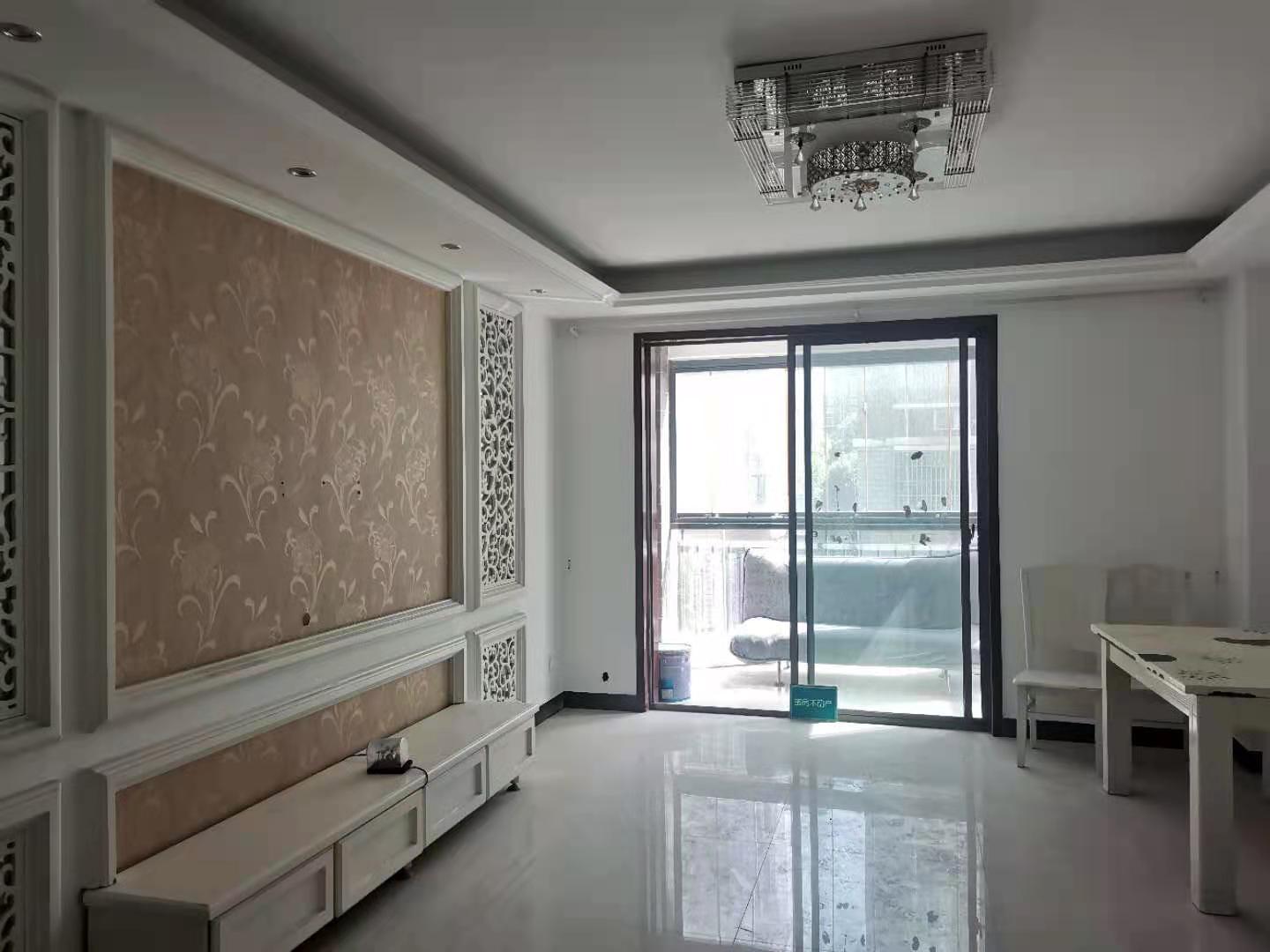 城南金诚花园三房两卫精装修，小区环境好！