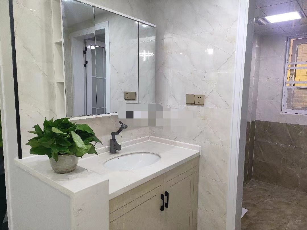 96，业主亏本急售，和合国际五期，精装修三房，证满二，家电齐全