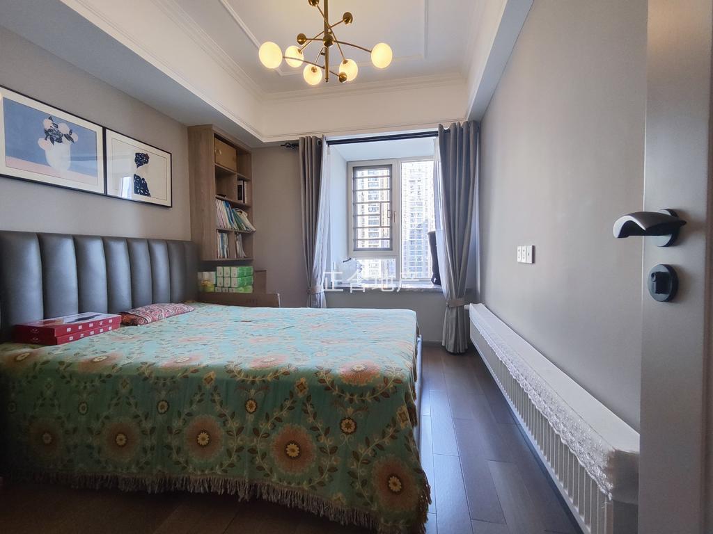 城南，森林‮际国‬城，​大‮层平‬，全屋‮装豪‬四‮两房‬卫，​全‮品屋‬牌，‮央中‬空调，暖气片​家私‬全送➕车位