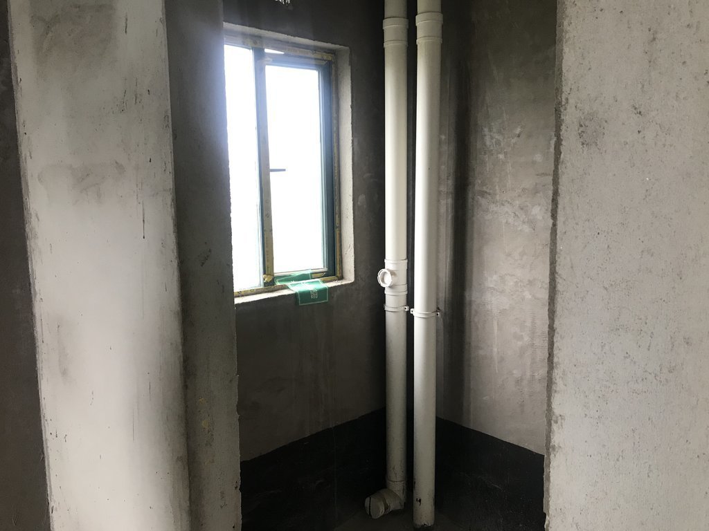 新城一号五期五期毛坯三房中间楼层视野好户型方正