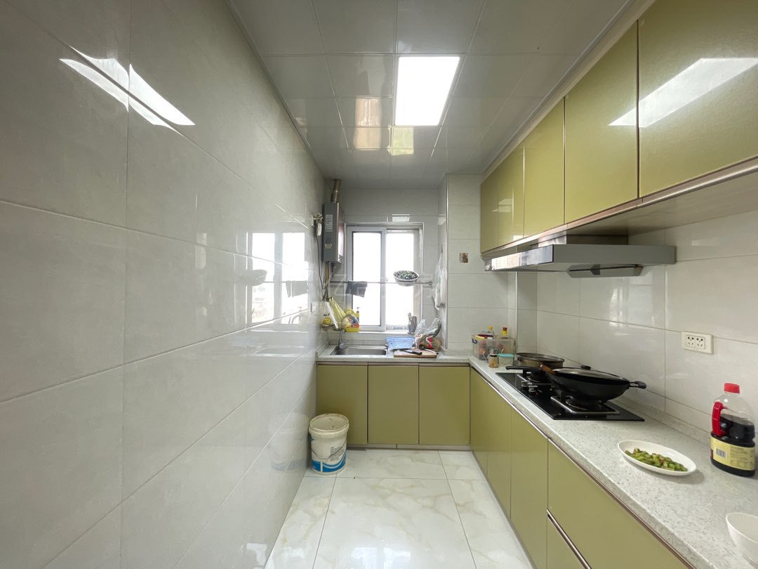 降价了，亏本出，漫城林语，大四房，5100单价，电梯8楼