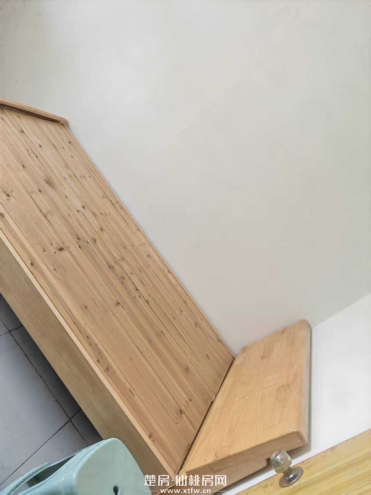 仙桃中学、富迪三友生活广场附近50米，汉江学生公寓