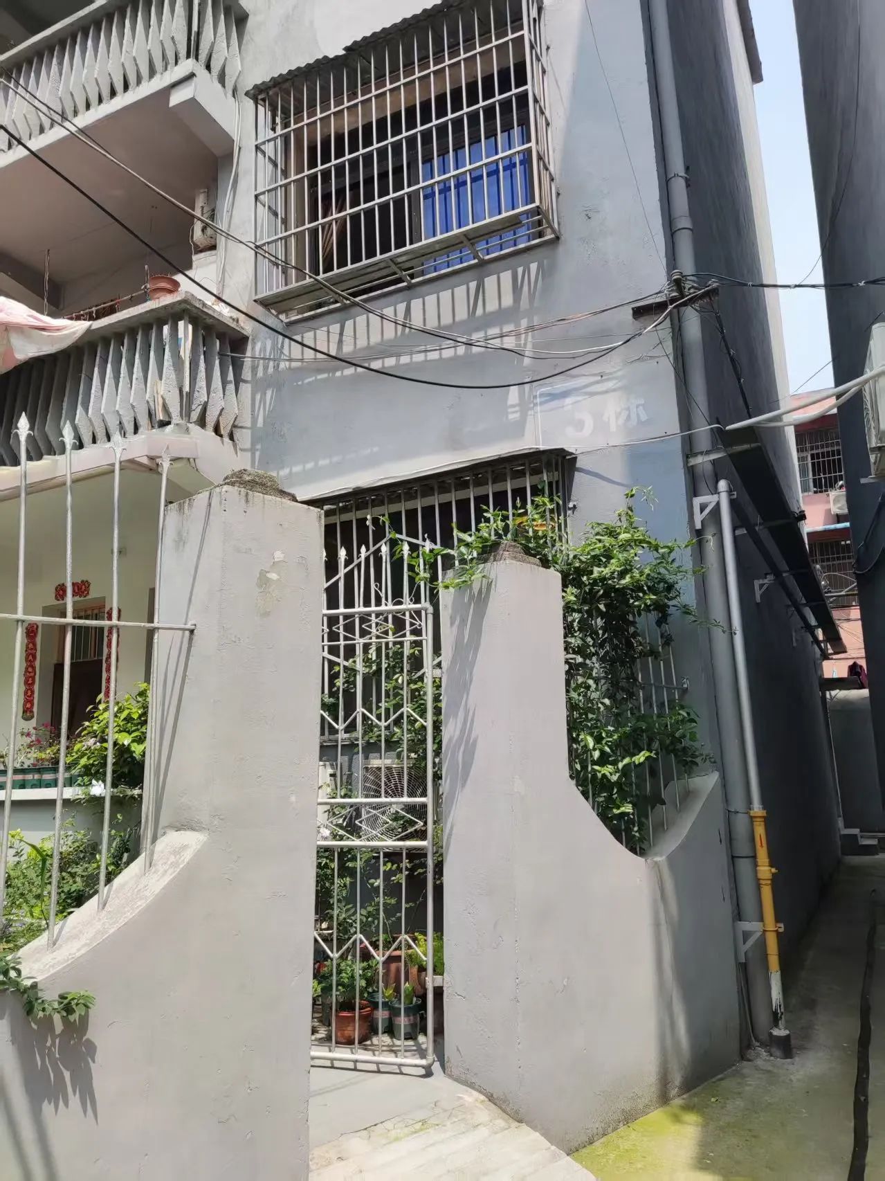 捡漏，商城旁，花园洋房，有私家花园，精装3房，