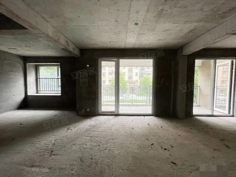 382，急售，城南，交投满庭春，电梯洋房，单价3500，诚心出售，双阳台