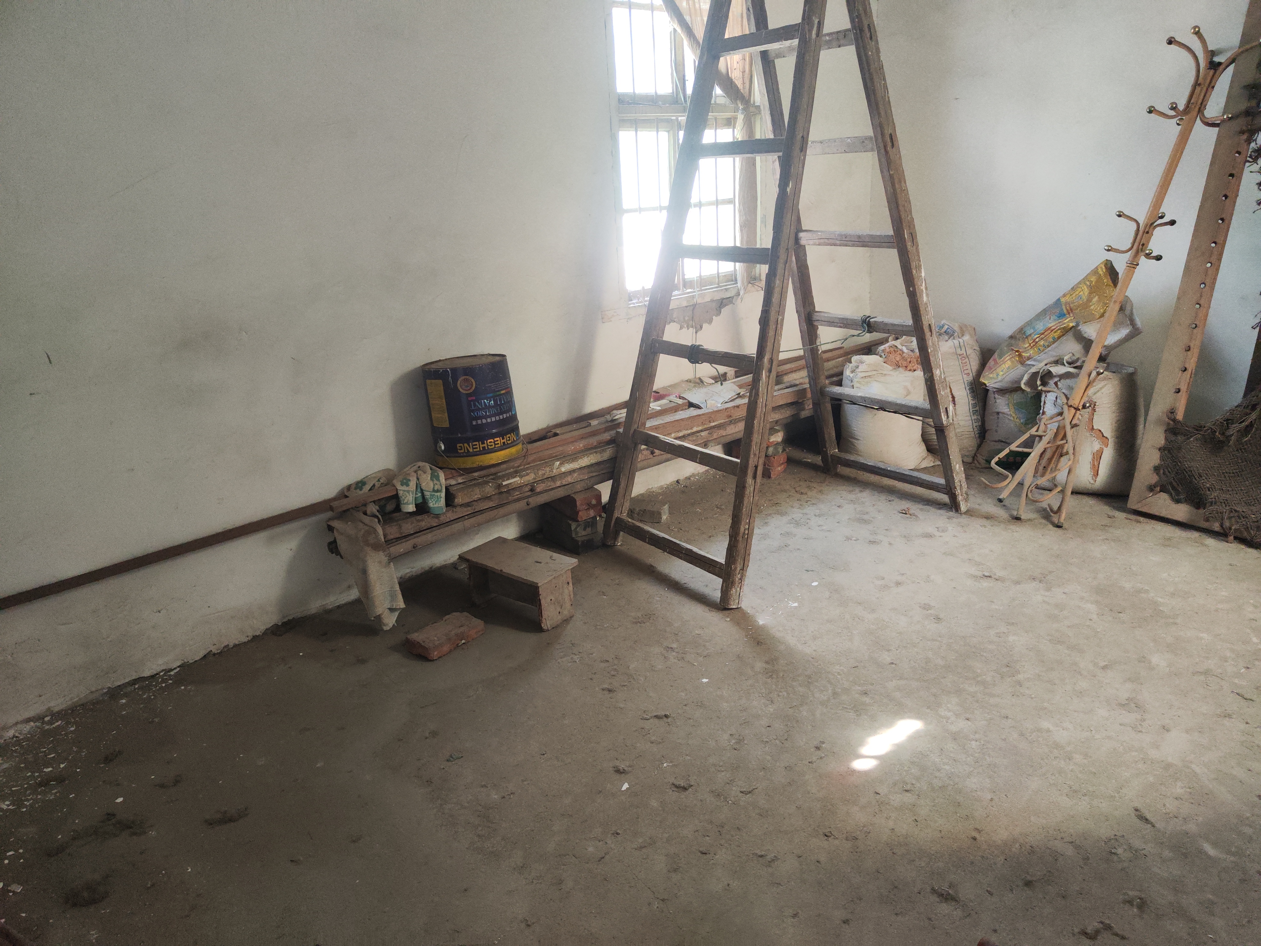 黄荆小区私房.房子有不动产证.证件满二.看房方便