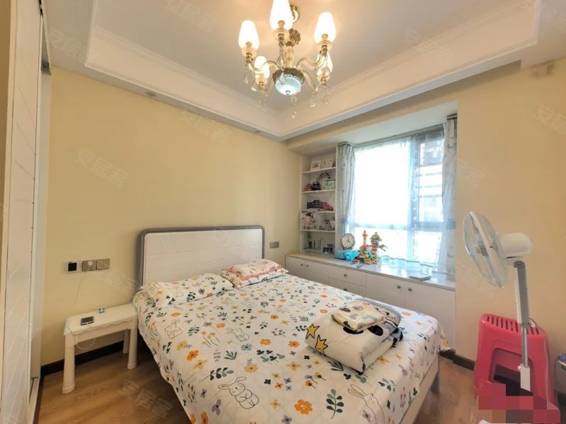 176，捡漏，和合四期，精装三房，单价5500，芝华士沙发，边户，好楼层满五