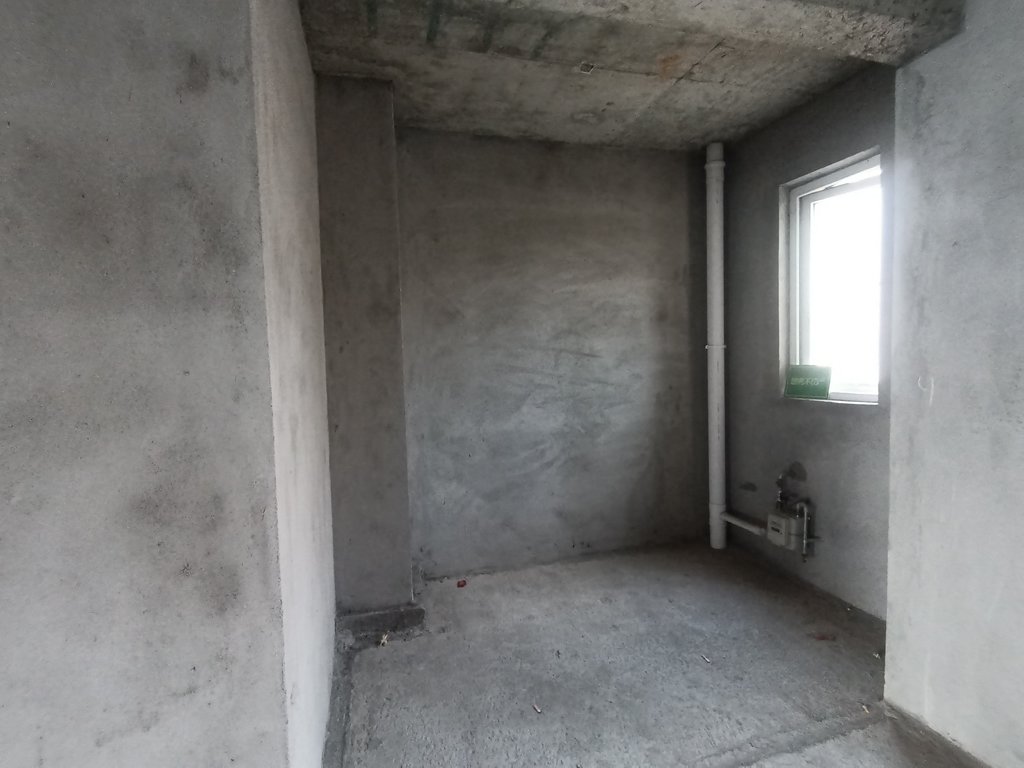 城西大盘满庭春毛坯供暖大三房下楼就是雪校