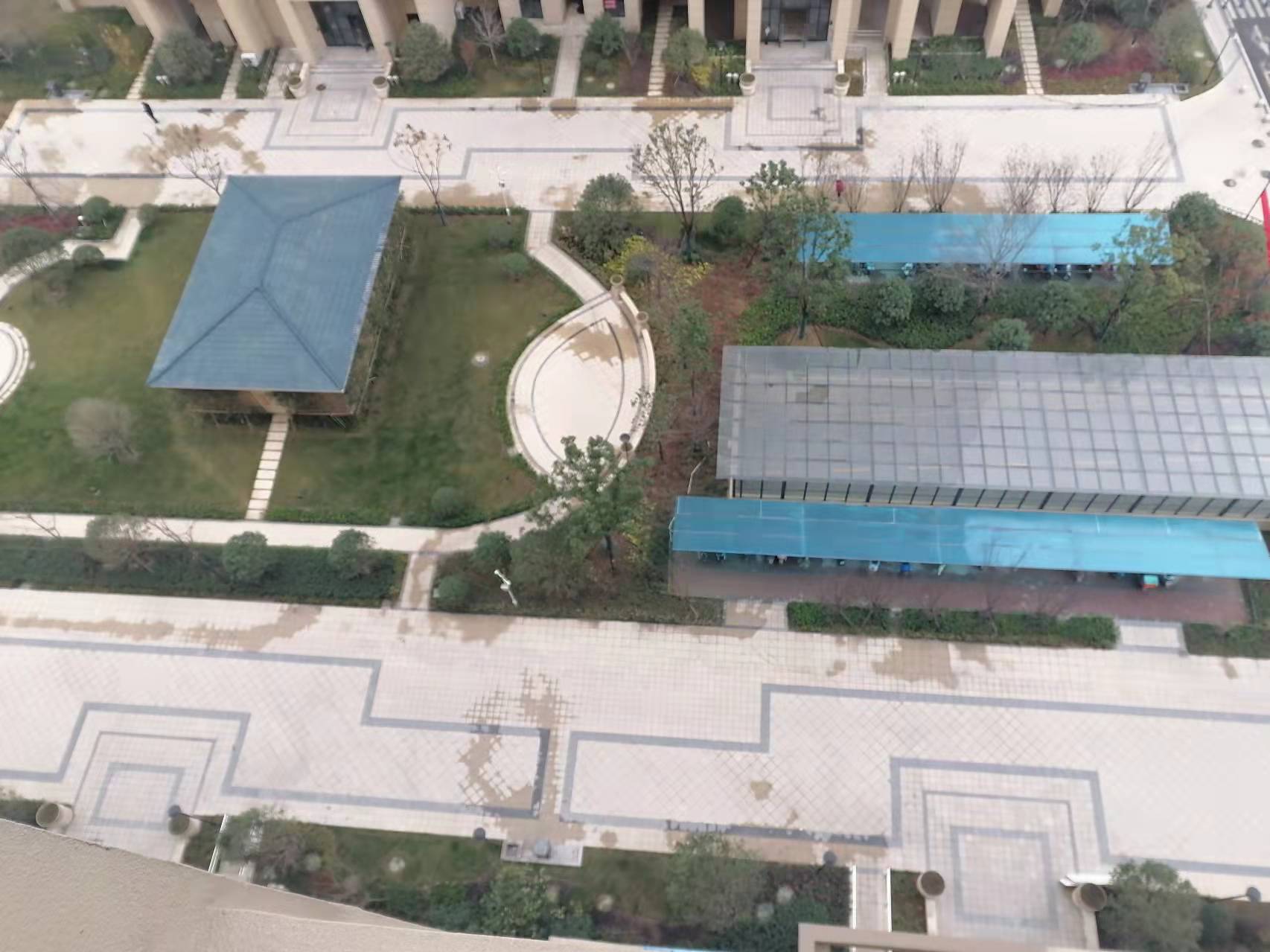 翡冷翠毛坯大三房南北双阳台户型方正中高楼层视野采光好诚心出售看房方便