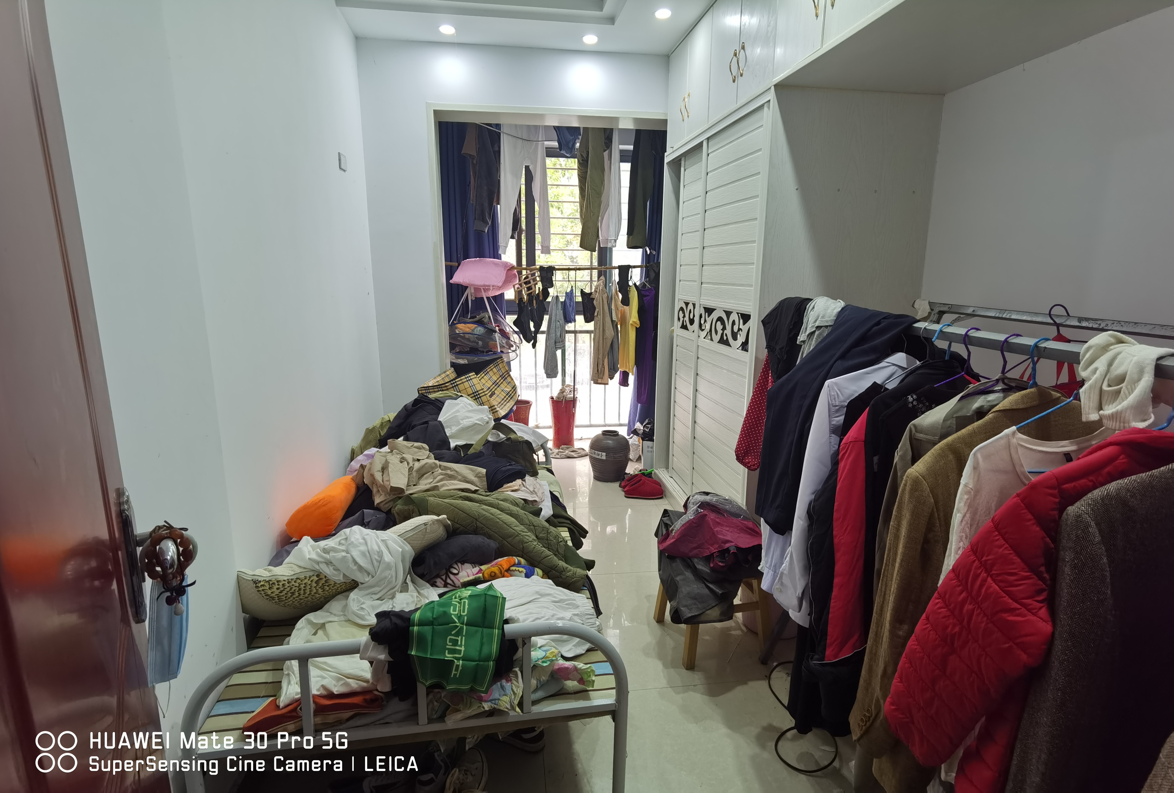 鸿昇现代城精装四房保养新成色好户型好诚心出售周边配套齐全出行方便实际一百三平左右