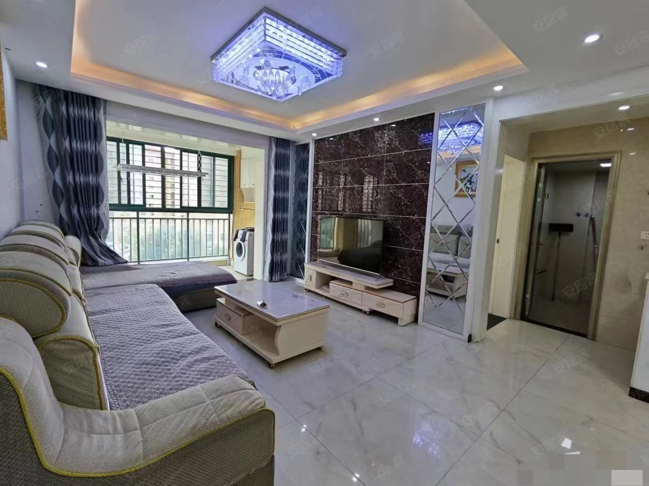 房东亏本出，新城壹号，精装三房，楼层采光好，南北通透，学笑近，单价5千多