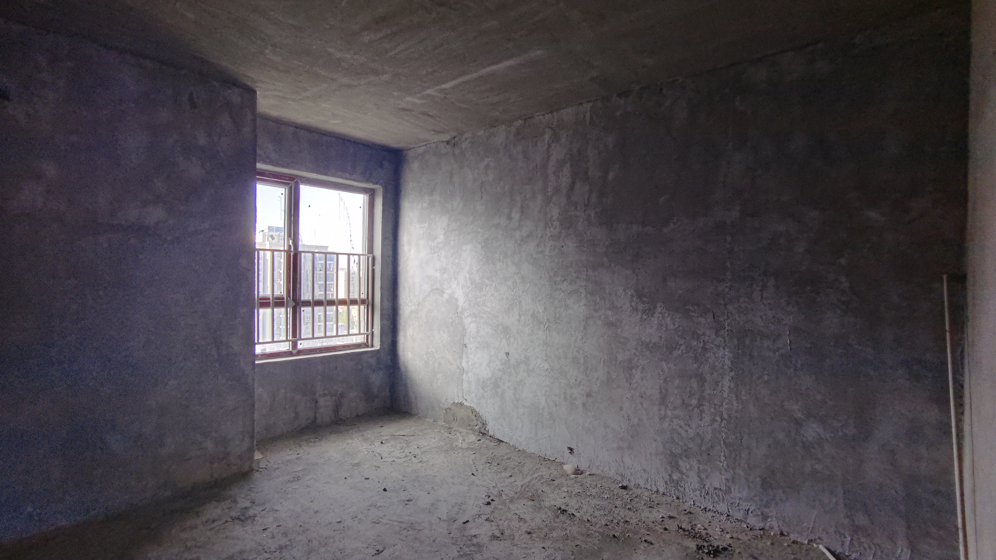 沔阳公馆.毛坯边户三房.证件满二.看房方便