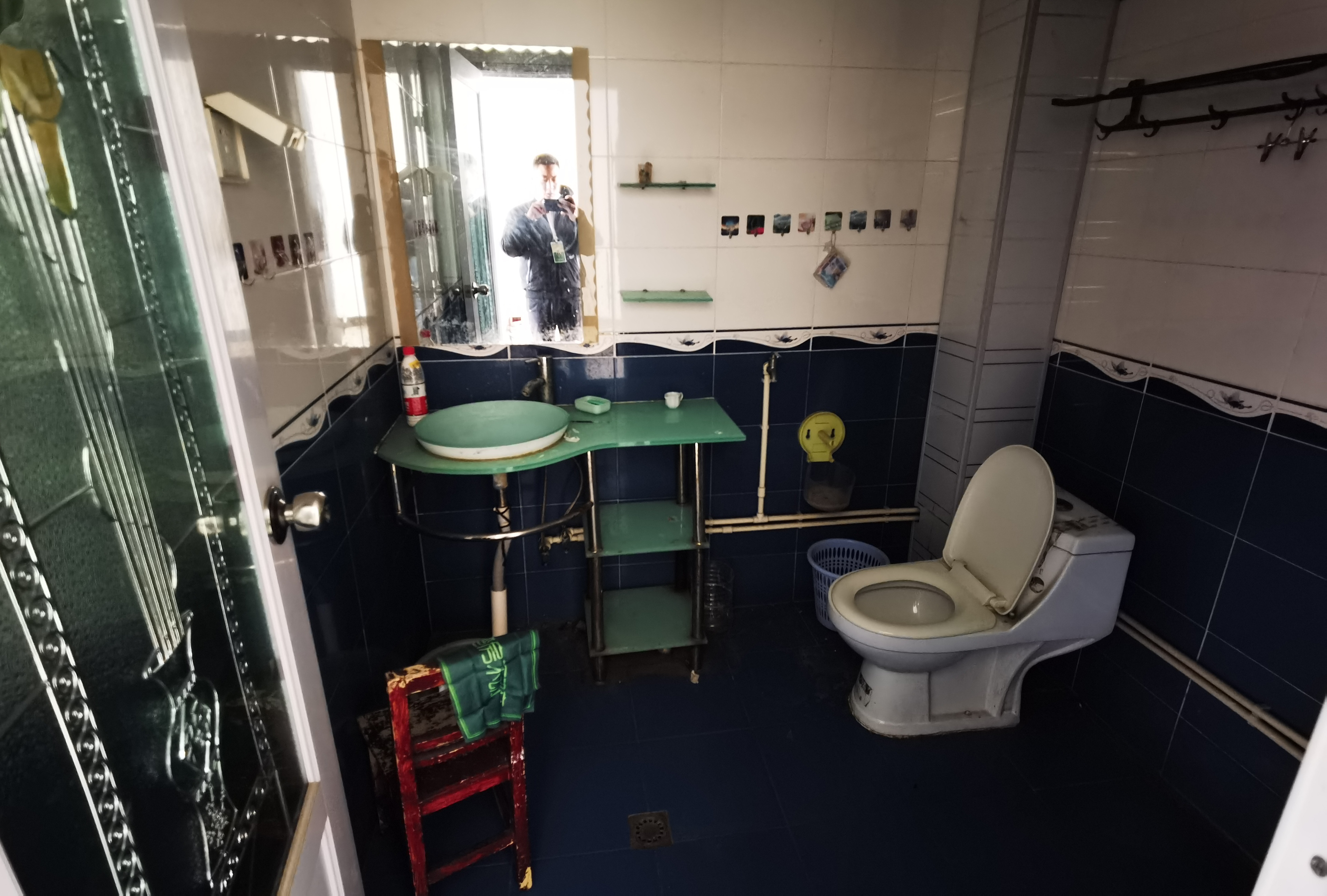 荆洪花园大两房方便看房业主诚心出售