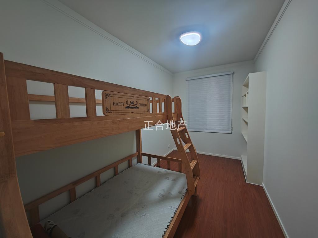 降价了，流潭公园对面，精装大三房二卫，单价2970，南北通透，成色新，新八中四中