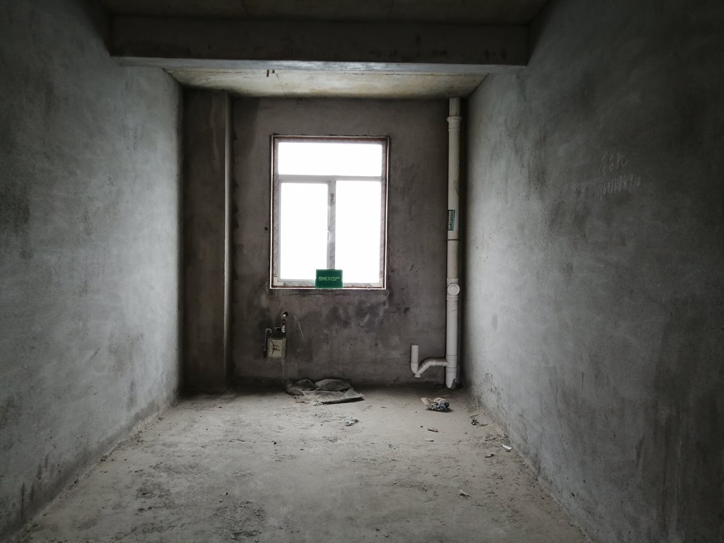 时代天骄毛坯南北通透中间楼层业主诚意出售