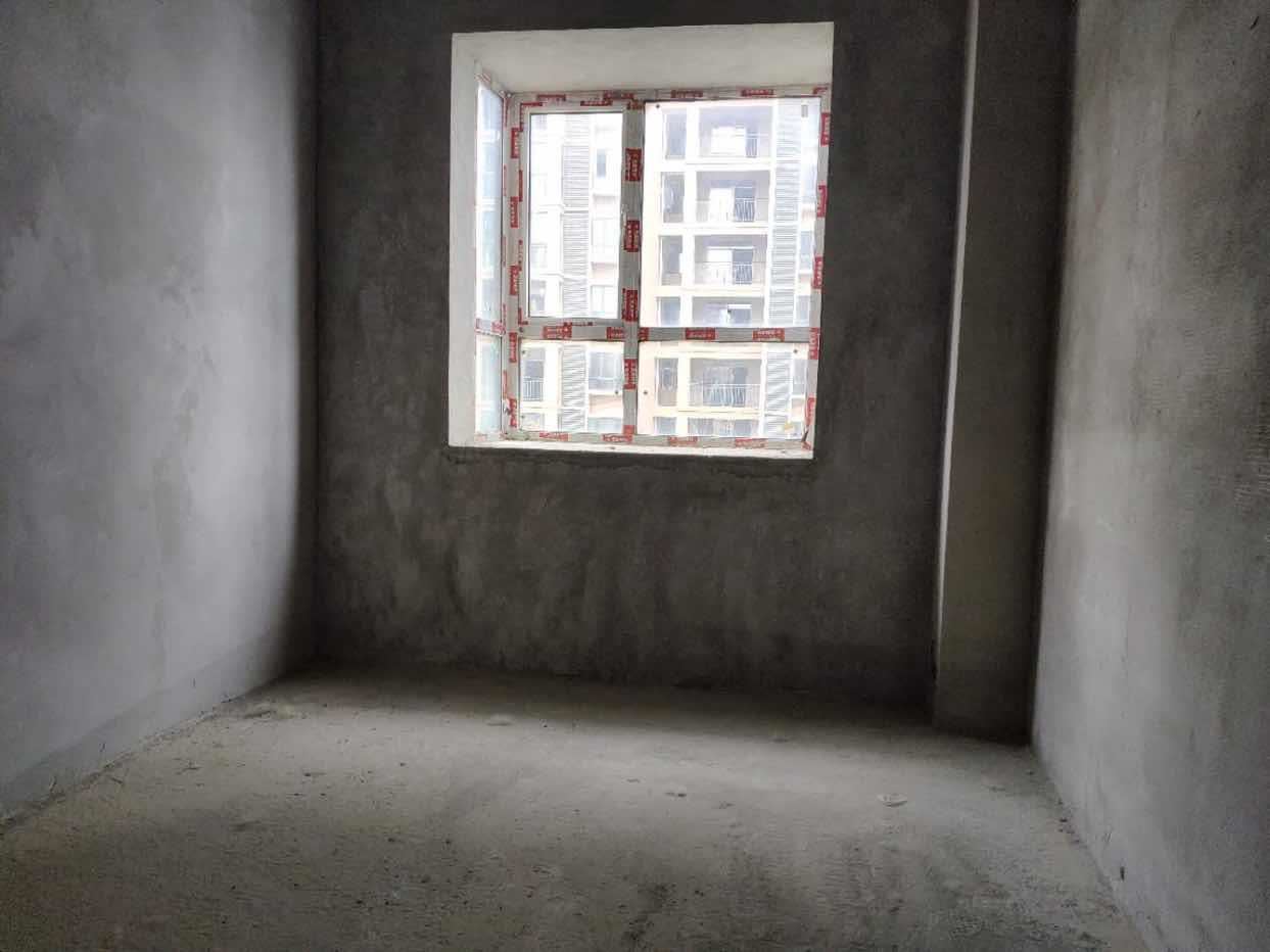 40万方大楼盘， 付五万的现房，93到151面积楼层任选