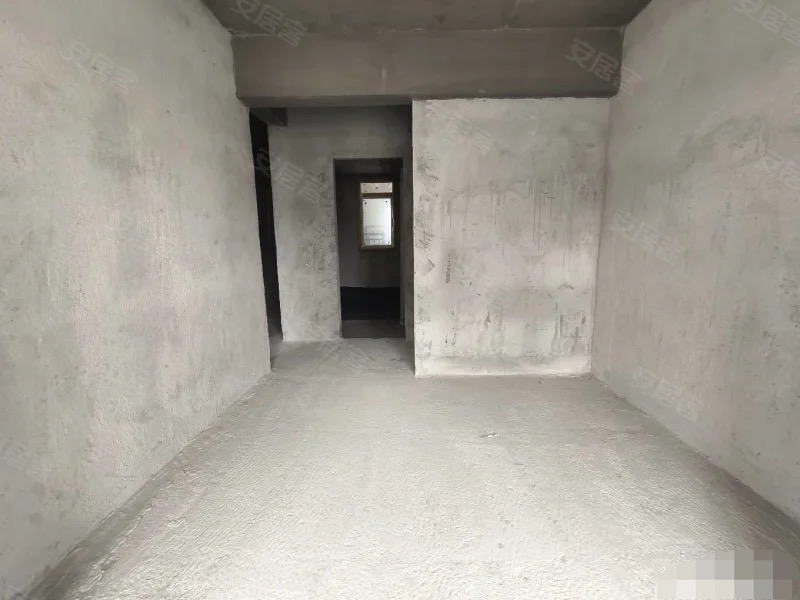 215，降价了。降价了，急售，朝阳丽景，比售楼部还便宜，单价5737，中间好楼层，毛坯两房，