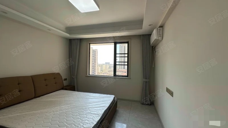 降价了，城南，荣怀C区，精装三房两卫，边户，好楼层，视野好，诚心出售