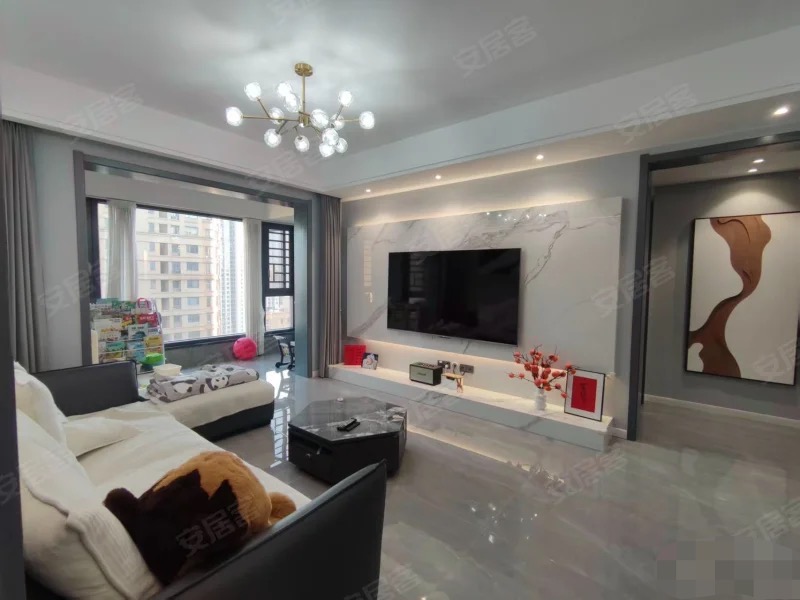 350，房东诚心出售，御台公馆，9.9成新，边户，好楼层20楼、品牌家具，急售