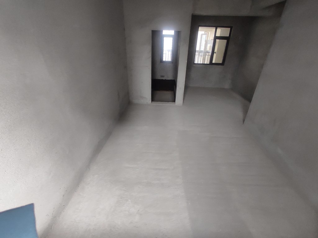 锦绣江山望府.毛坯三房.三开间朝南.看房方便