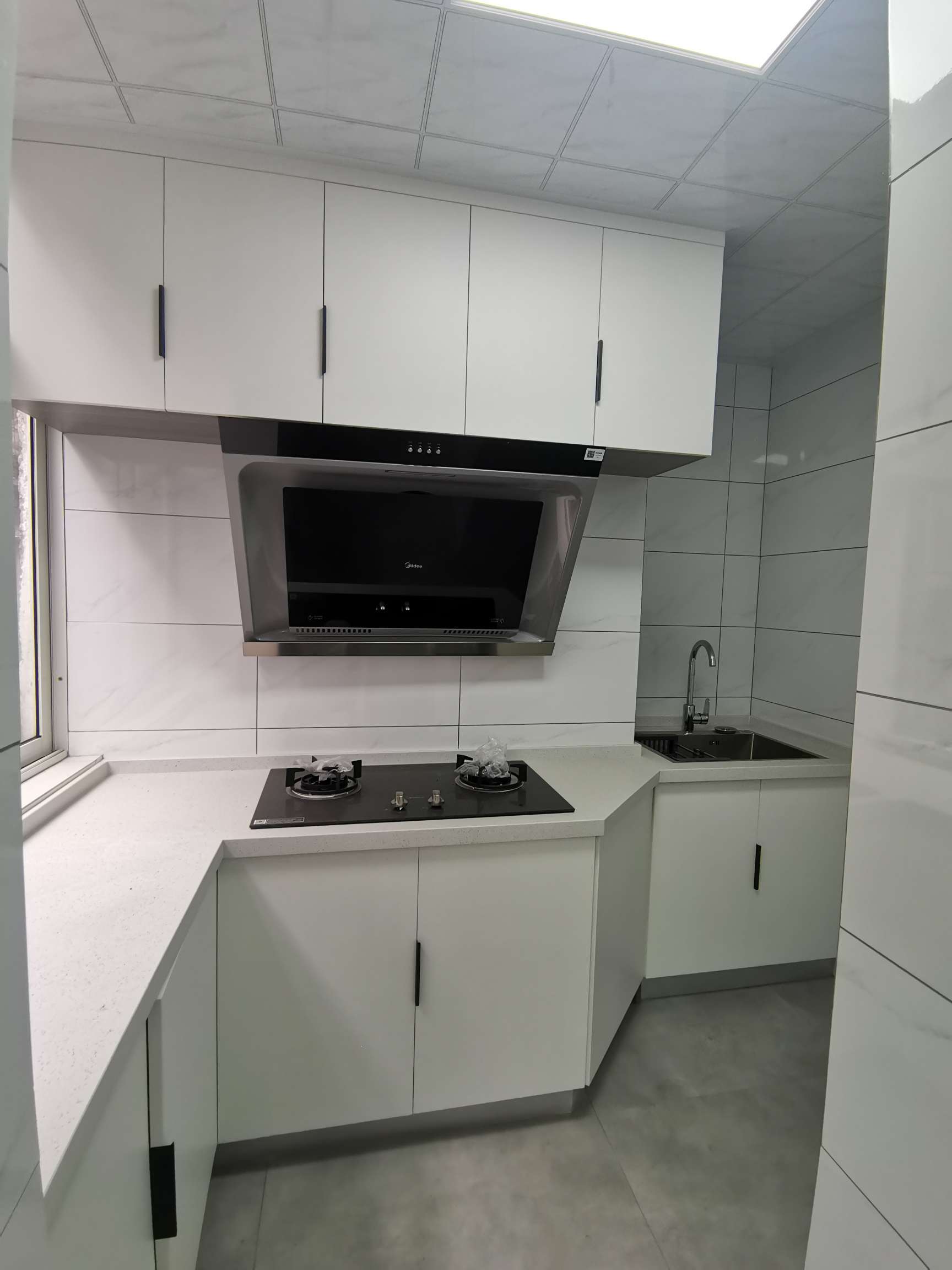 老城区楼盘全新装修拎包入住小三房